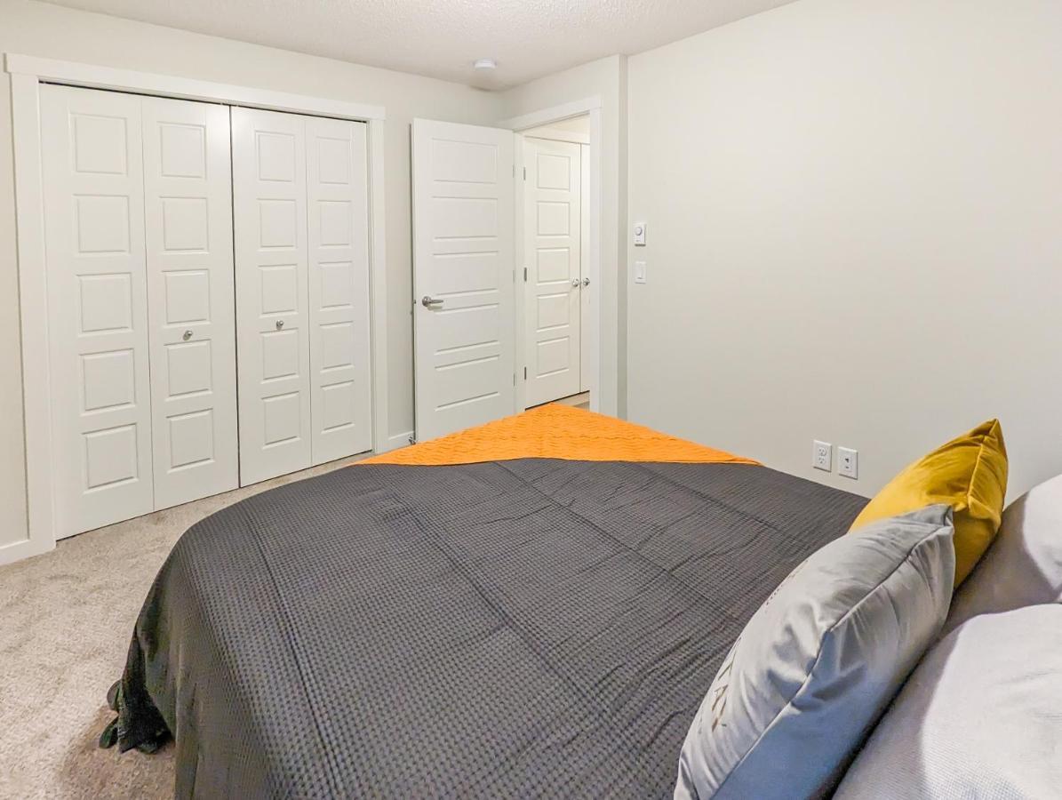 Globalstay New Apartments In Cranbrook Free Street Parking Calgary Extérieur photo